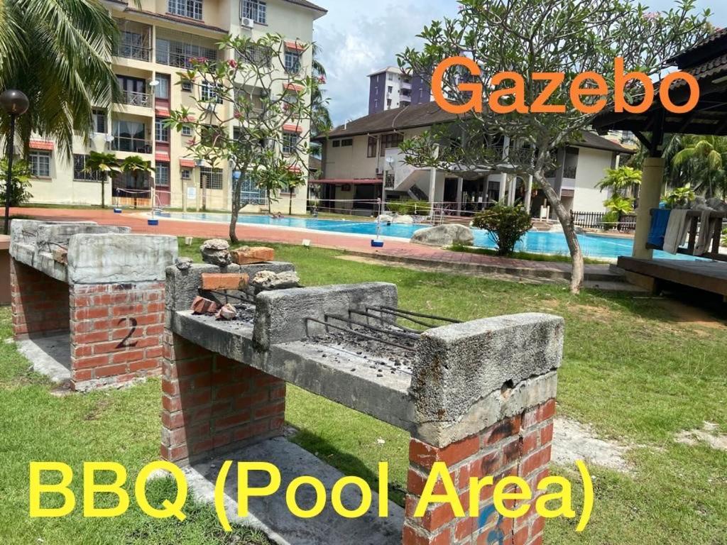 Smilez Homestay H102 & A306 At Pd Perdana Kondo Resort Port Dickson Extérieur photo