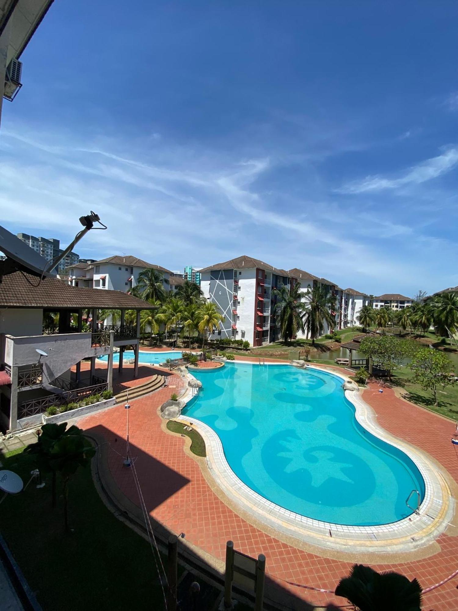 Smilez Homestay H102 & A306 At Pd Perdana Kondo Resort Port Dickson Extérieur photo